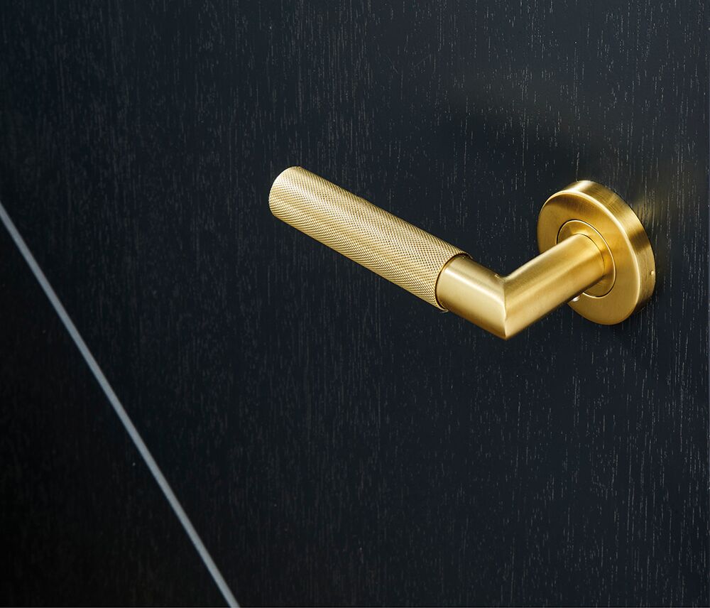 Ironmongery-Zurich-Satin-Gold-Handle-Hardware-Privacy-Pack--2